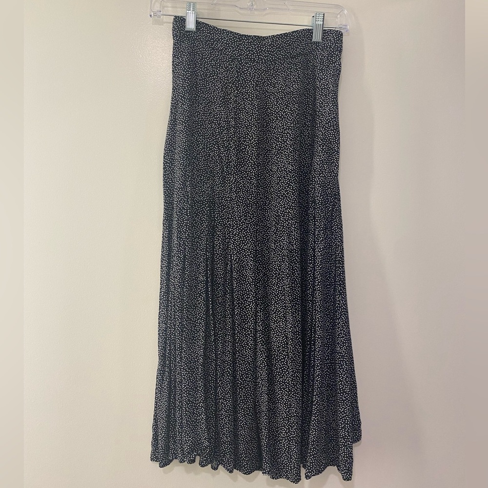 H&M Black and White A-Line Skirt